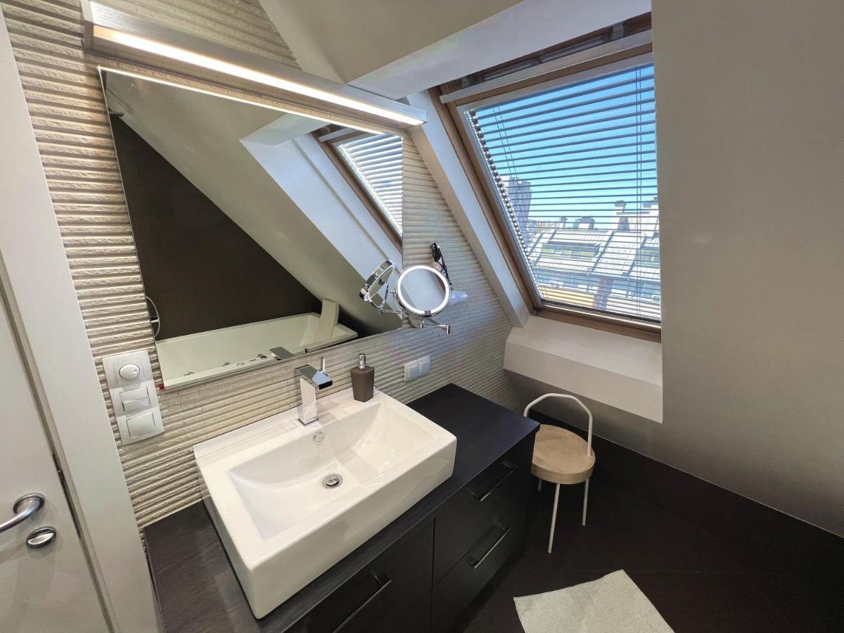 Unique Luxurious Jacuzzi Penthouse Duplex In Center! 2 Baths! Free Parking! Διαμέρισμα Σόφια
