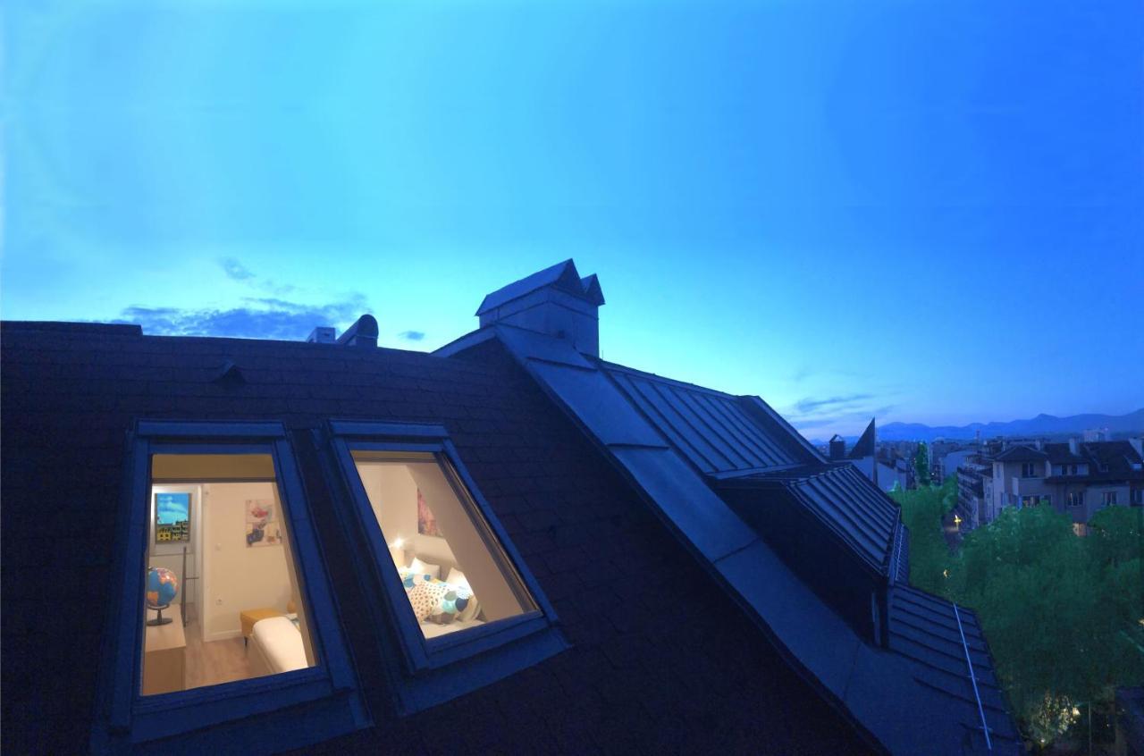 Διαμέρισμα Unique Luxurious Jacuzzi Penthouse Duplex In Center! 2 Baths! Free Parking!